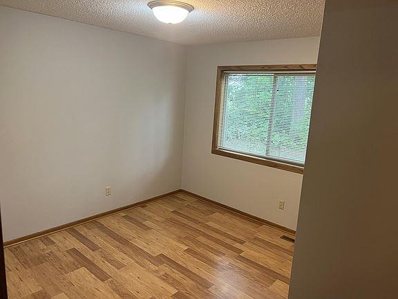 820 Cj Moe Blvd #1 - Photo 5 of 6