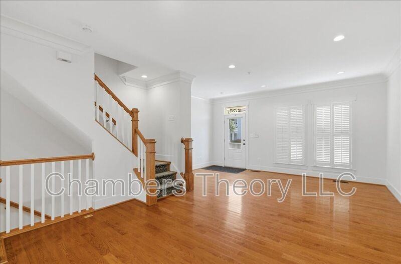 2735 Linden Ln - Photo 5 of 45