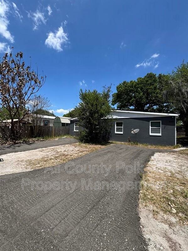 3020 Galaxy Ln - Photo 2 of 15