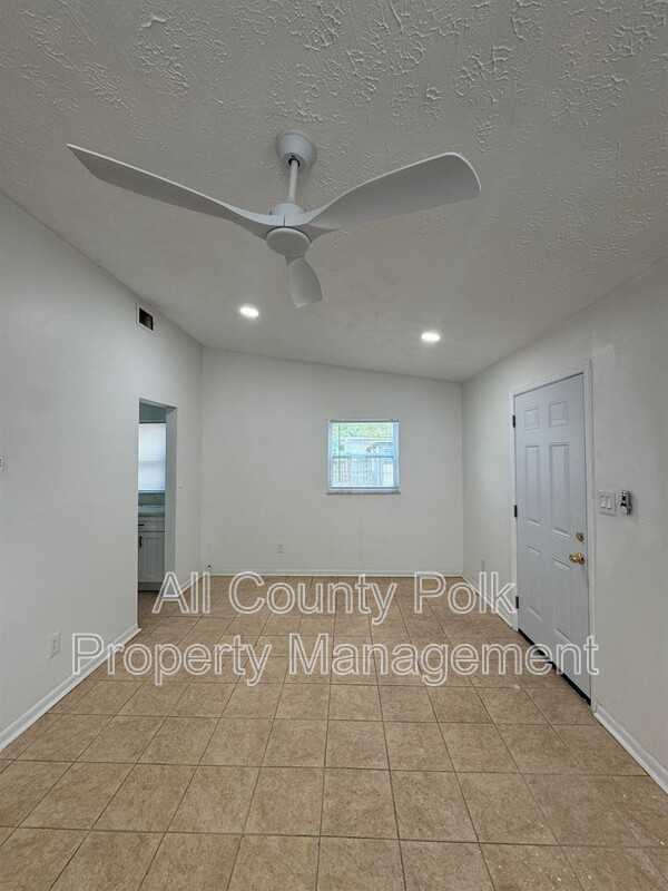 3020 Galaxy Ln - Photo 5 of 15