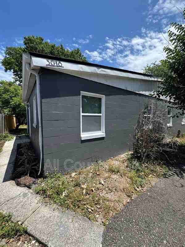 3018 Galaxy Ln - Photo 2 of 12