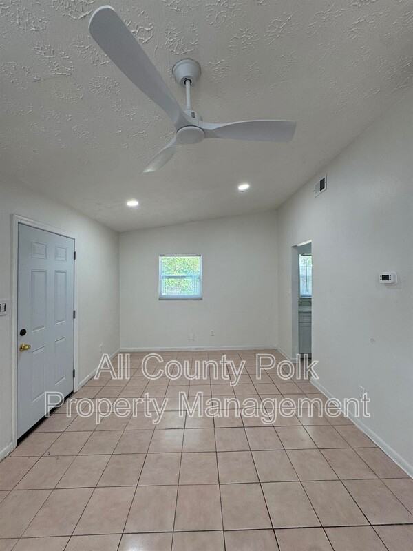 3018 Galaxy Ln - Photo 4 of 12