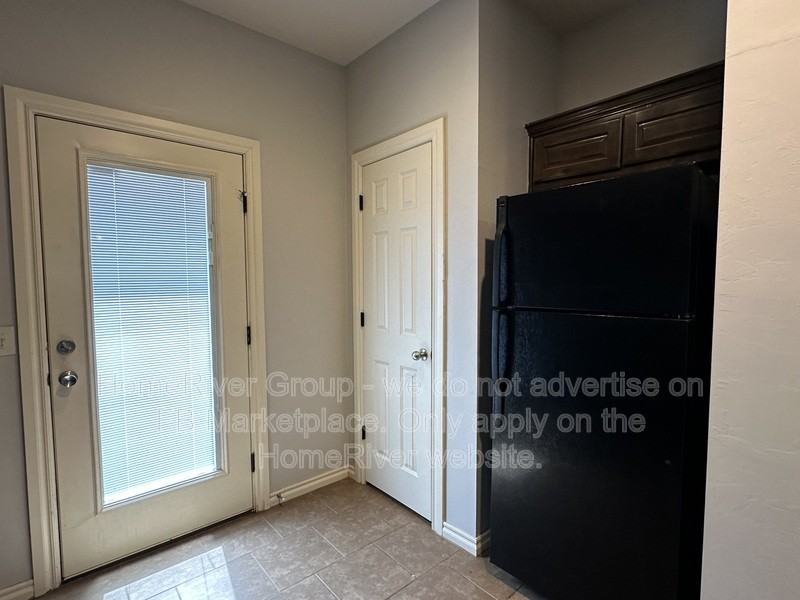 1006 Sw 92nd St - Photo 6 of 16