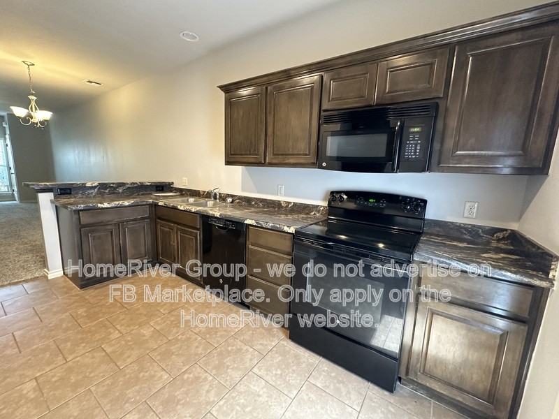 1006 Sw 92nd St - Photo 7 of 16