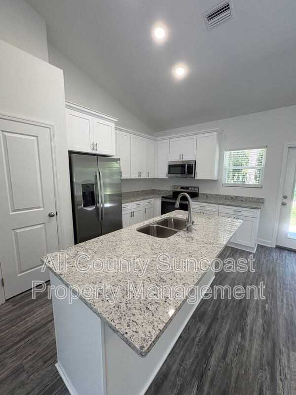 535 Sunset Dr - Photo 4 of 11