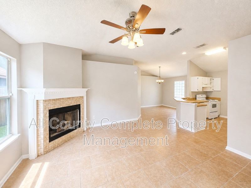 1281 Independence Dr - Photo 3 of 5