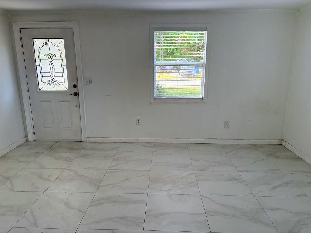 531 W Perry St #NA - Photo 3 of 13