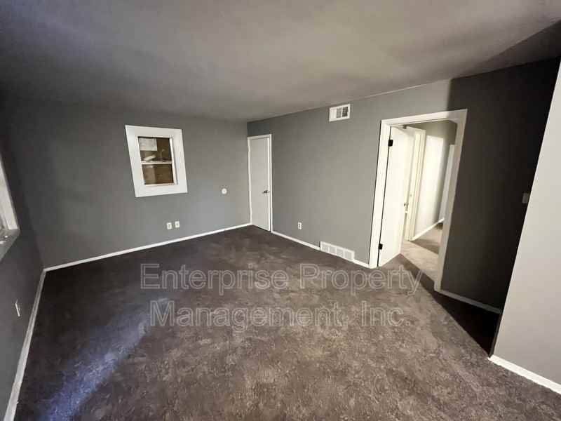 829 Alida Ave - Photo 2 of 11