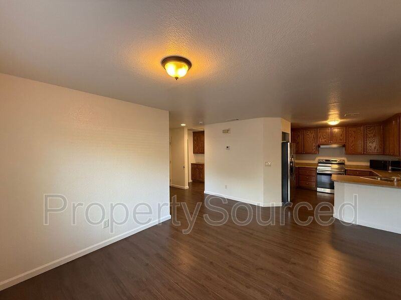 1633 Porter Way - Photo 6 of 33