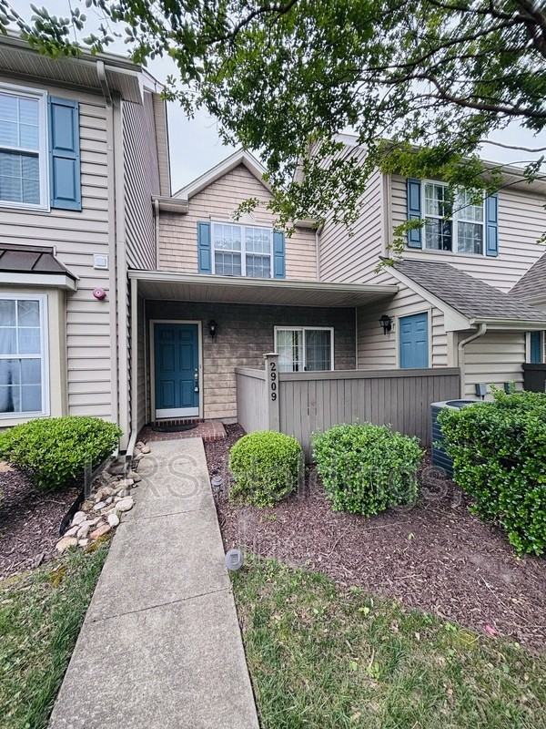 2909 Fenton Croft