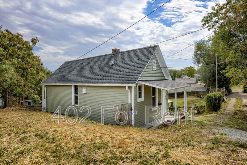 1240 S 15th St - Photo 3 of 25
