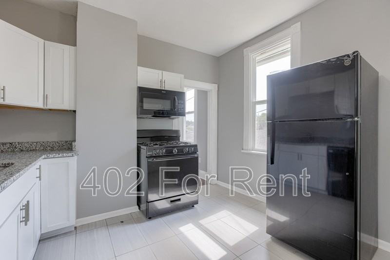 1240 S 15th St - Photo 5 of 25