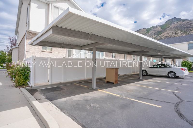 1478 E St - Photo 4 of 19