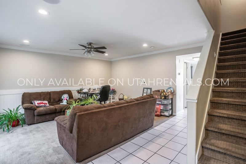 1478 E St - Photo 5 of 19