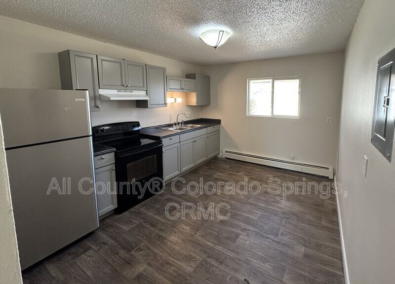 2119 Preuss Rd #2B - Photo 3 of 17
