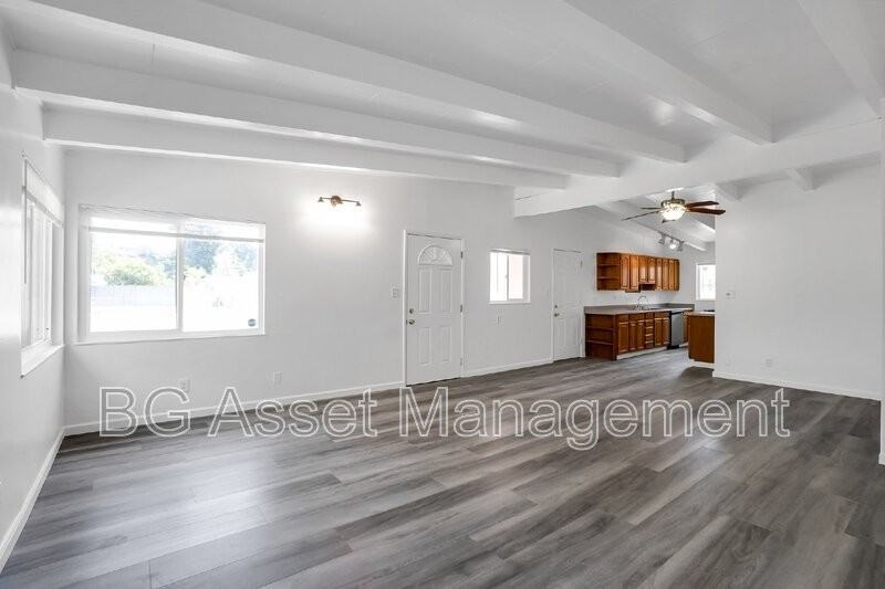 1588 Ridgecrest Rd - Photo 2 of 20