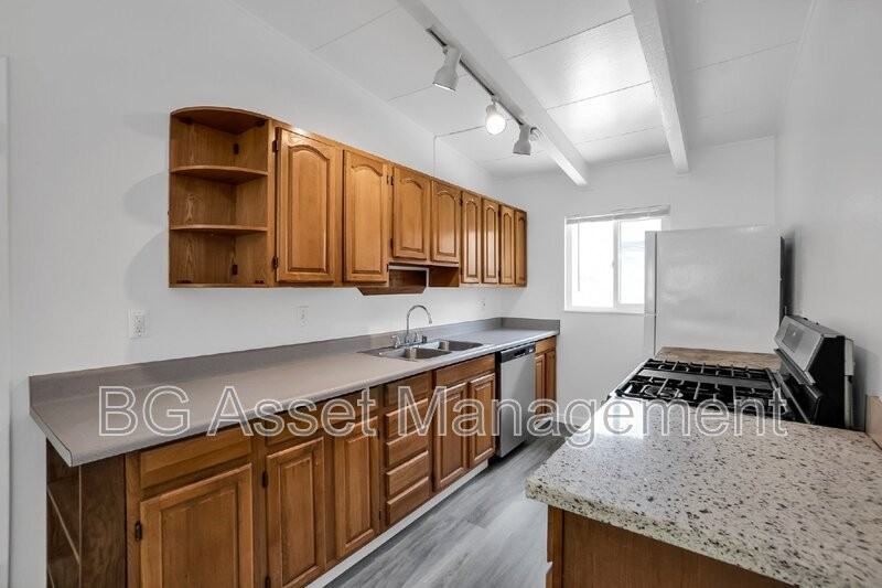 1588 Ridgecrest Rd - Photo 5 of 20