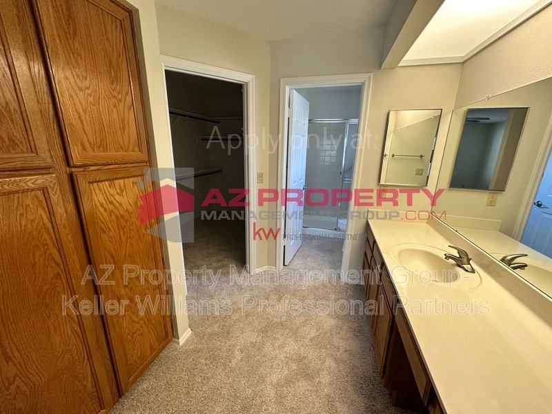 9803 W Kimberly Way - Photo 5 of 16