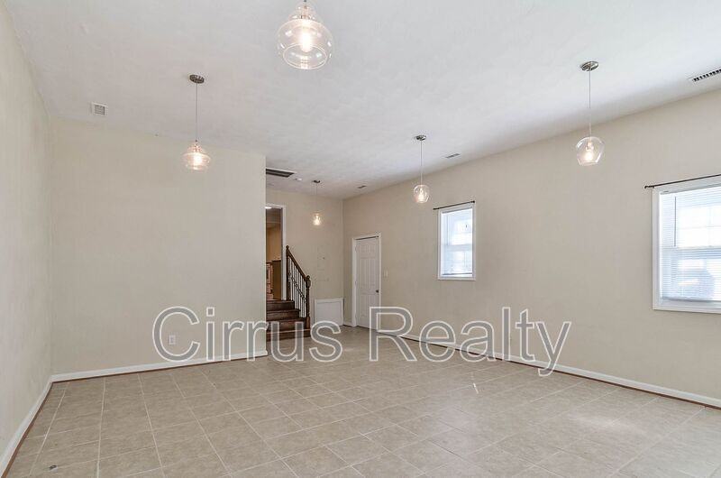 1126 44th St - Photo 5 of 18
