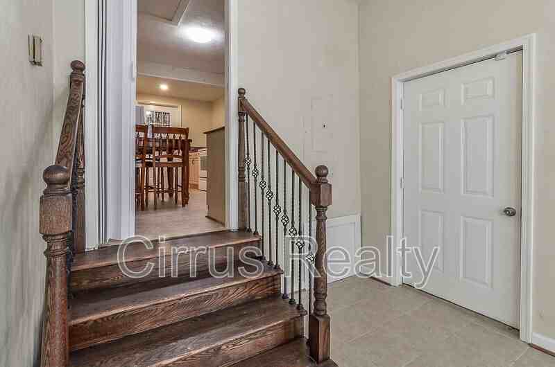 1126 44th St - Photo 6 of 18