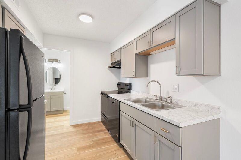 3111 W Greenwood St #10 - Photo 3 of 20