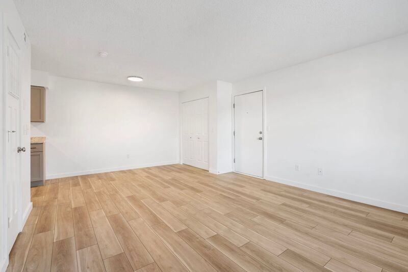 3111 W Greenwood St #10 - Photo 6 of 20