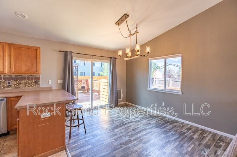 1113 Banjo Ct - Photo 7 of 44
