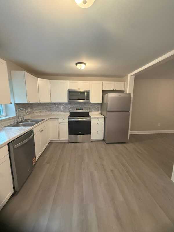 1300 Windsor Ave - Photo 2 of 7