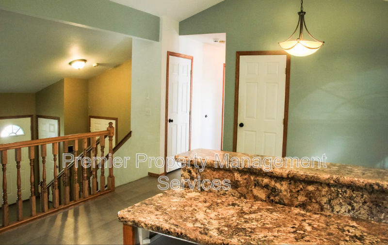 521 Pyramid Pl - Photo 5 of 10