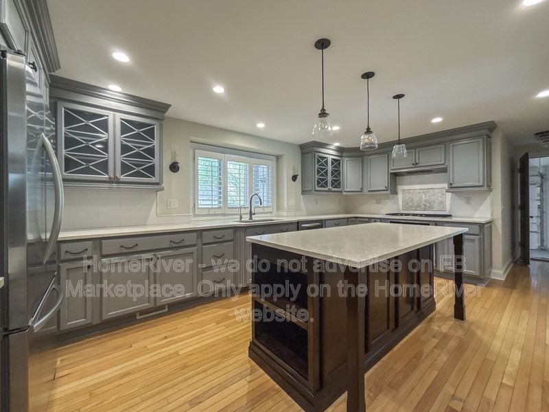 11111 Kings Xing - Photo 2 of 23