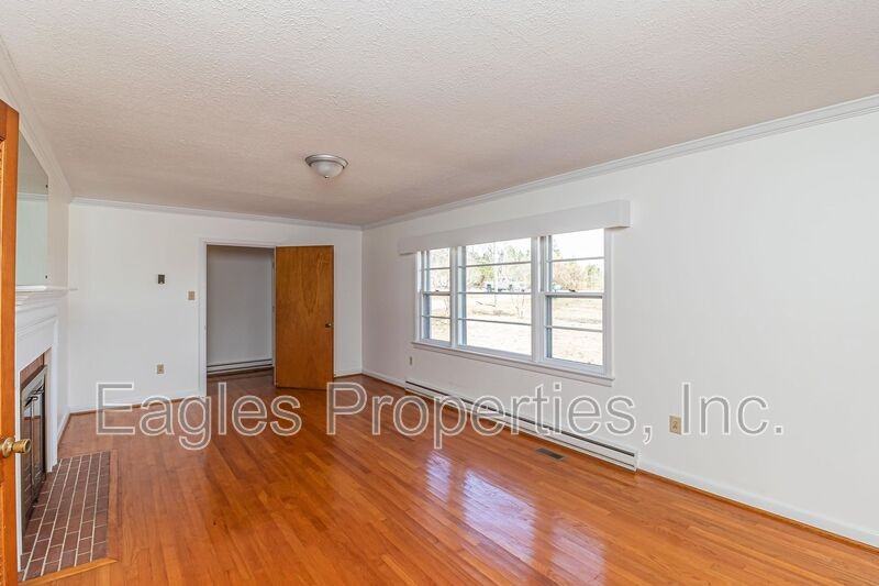 1614U Shaw Ave - Photo 3 of 27