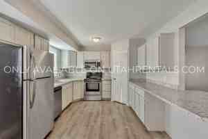 featured image of 1731 Garden Dr