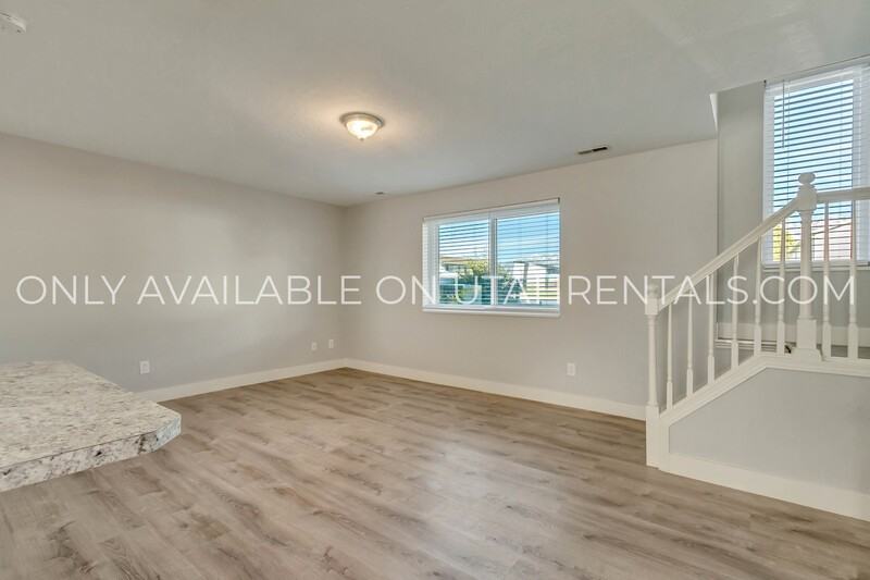 1731 Garden Dr - Photo 4 of 20