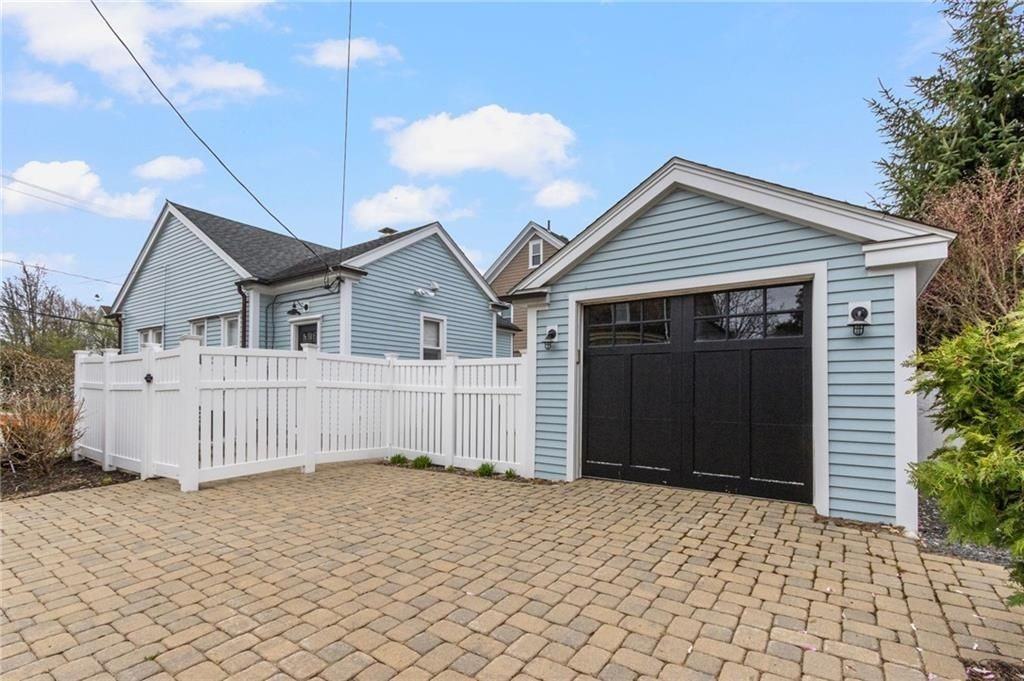 11 Eustis Ave - Photo 3 of 29