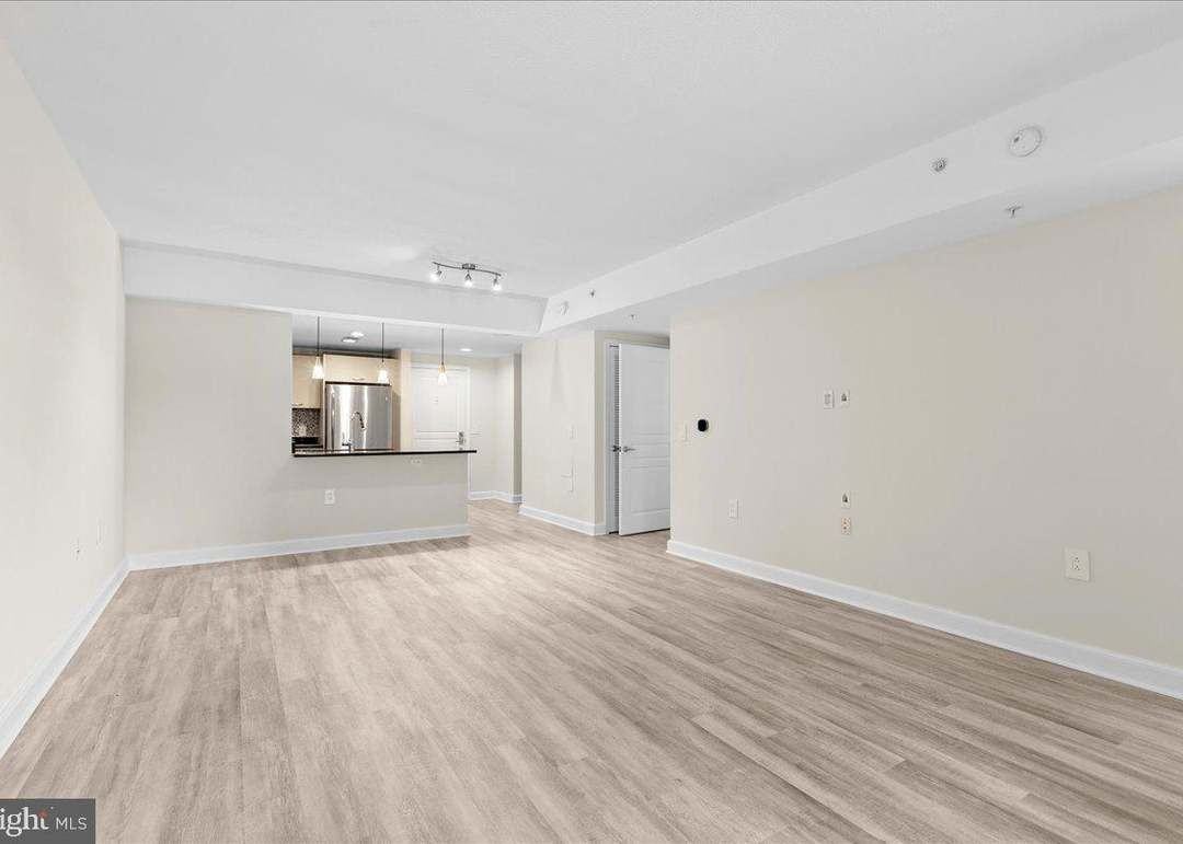 2451 Midtown Ave ##209 - Photo 5 of 33