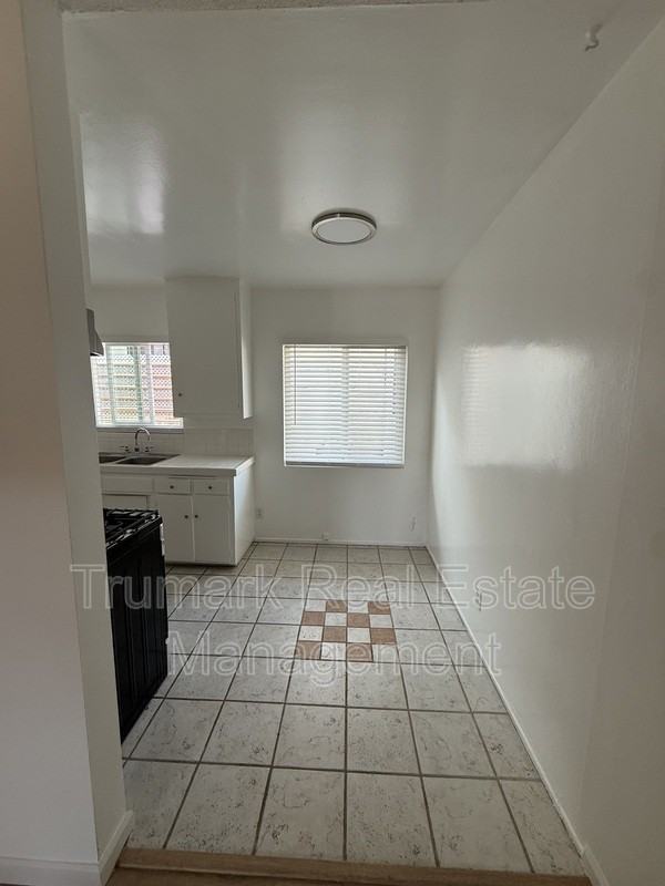110 N Cedar St #16 - Photo 5 of 5