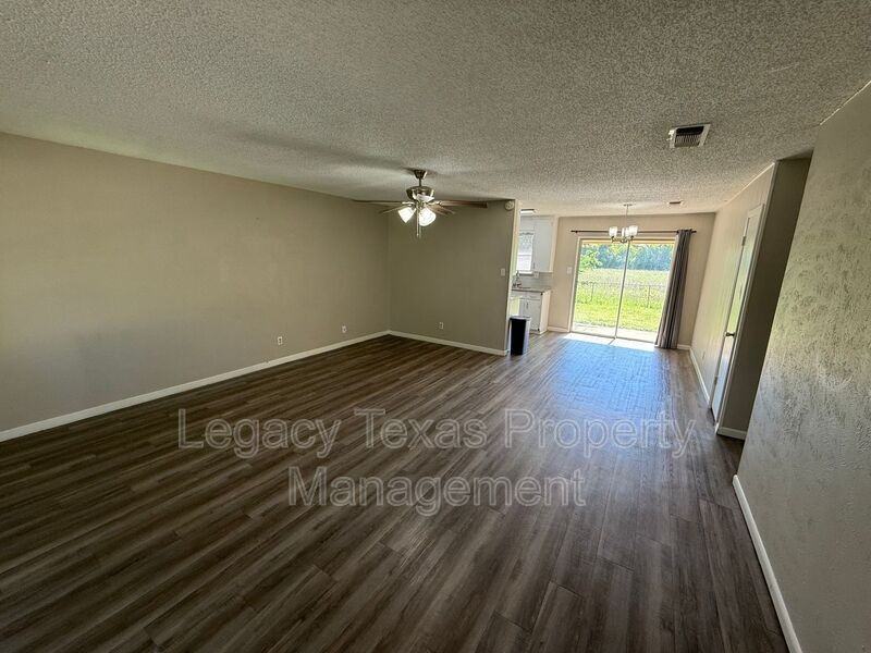1507 Mcanear St - Photo 2 of 11