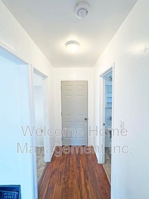 24074 Park St - Photo 5 of 7