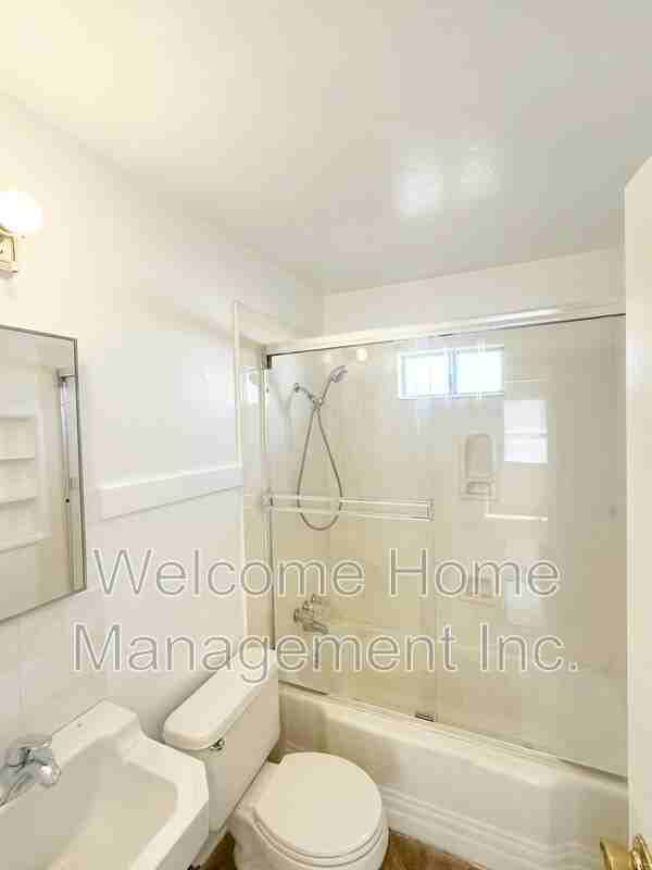 24074 Park St - Photo 6 of 7