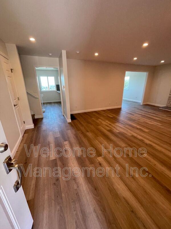 16233 San Remo Dr - Photo 4 of 49