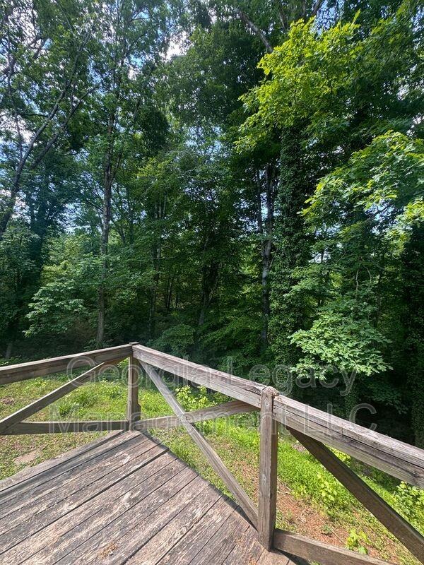 1122 Sweetwater Cir #1122 - Photo 3 of 11