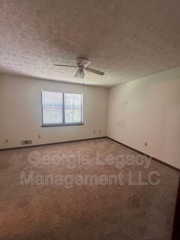 1122 Sweetwater Cir #1122 - Photo 5 of 11