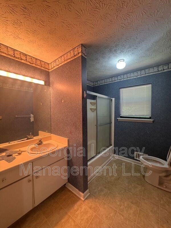 1122 Sweetwater Cir #1122 - Photo 6 of 11