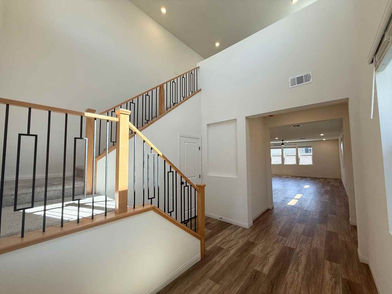 3045 Foxtail Hollow Ave - Photo 3 of 38