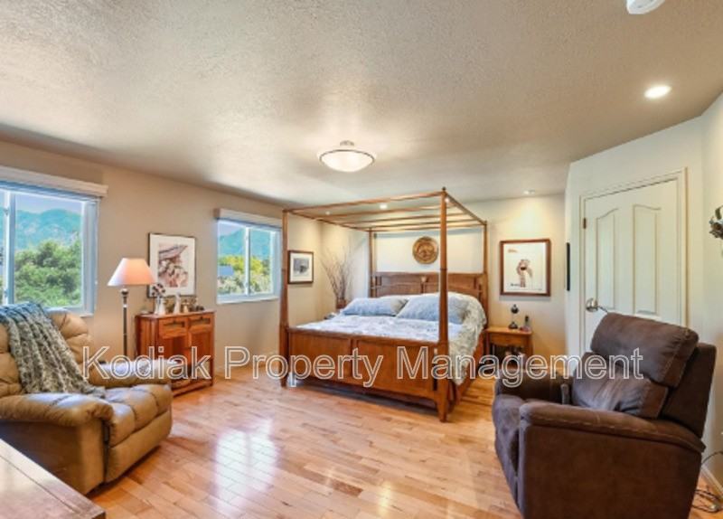 1051 E Ave - Photo 5 of 10