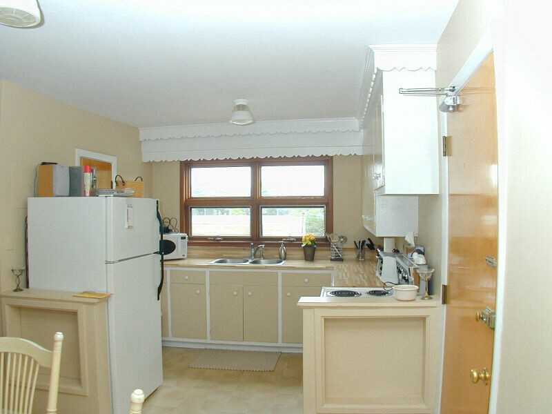 1194 Dover Cres - Photo 3 of 7
