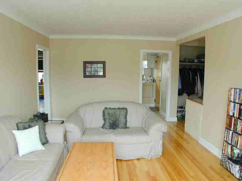 1194 Dover Cres - Photo 2 of 7