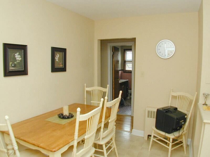 1194 Dover Cres - Photo 4 of 7