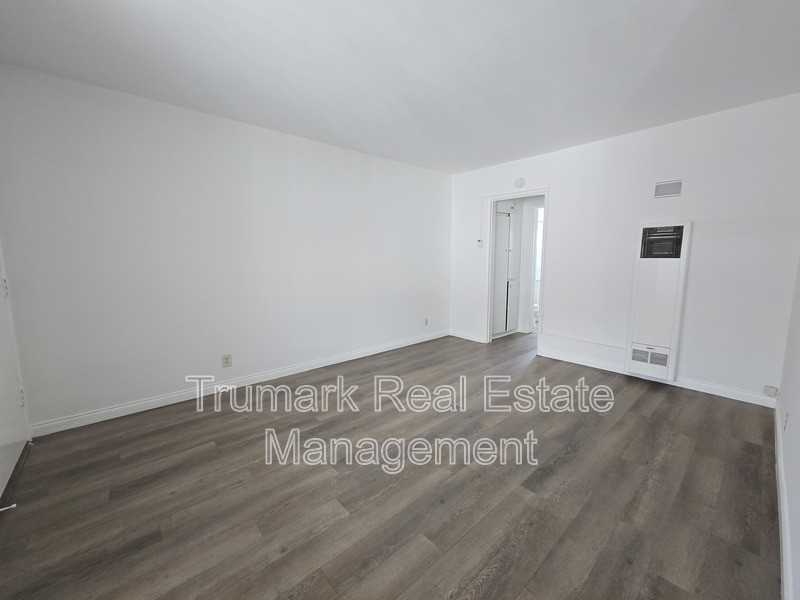 103 S Roosevelt Ave #9 - Photo 4 of 8