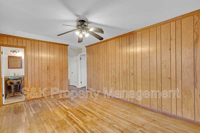 350 Hughes Dr - Photo 3 of 21